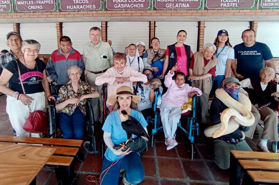 Atención a personas adultas mayores – DIF Irapuato